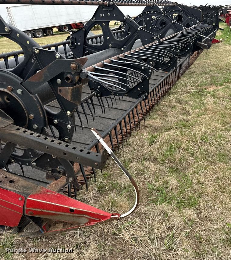 image for item EG6263 2005 Case IH 2062 draper head