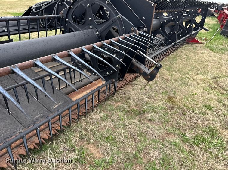 image for item EG6263 2005 Case IH 2062 draper head