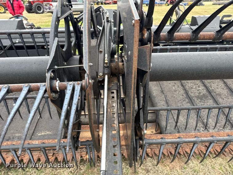 image for item EG6263 2005 Case IH 2062 draper head