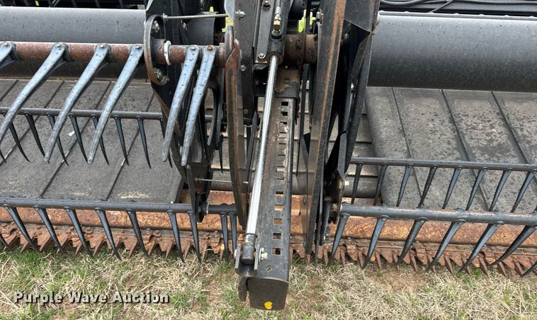 image for item EG6263 2005 Case IH 2062 draper head