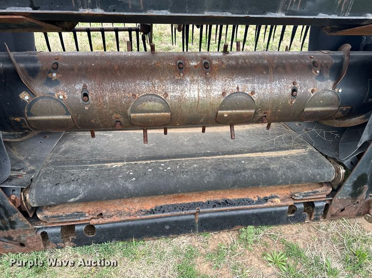 image for item EG6263 2005 Case IH 2062 draper head