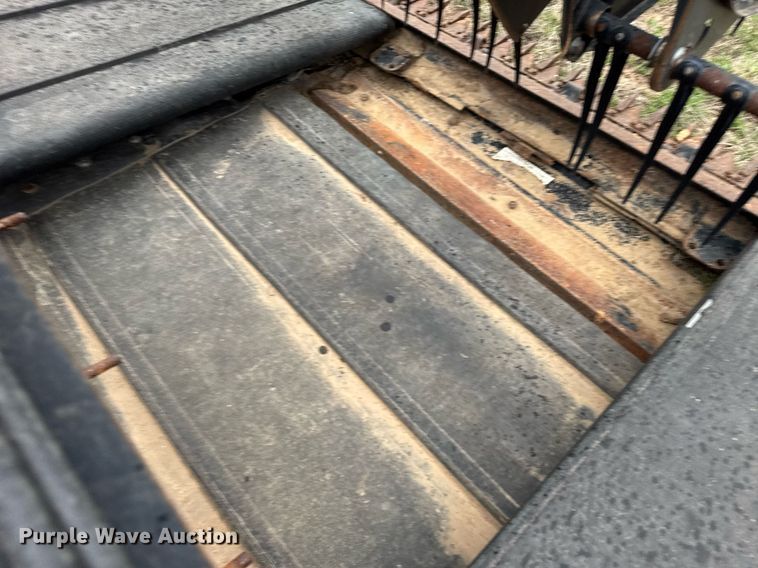 image for item EG6263 2005 Case IH 2062 draper head