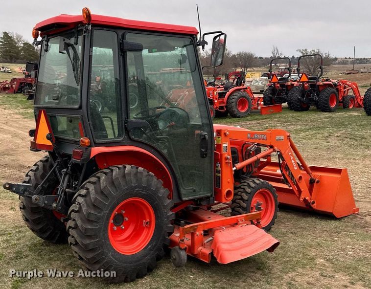 image for item EG6264 2012 Kubota B3000HSD MFWD tractor