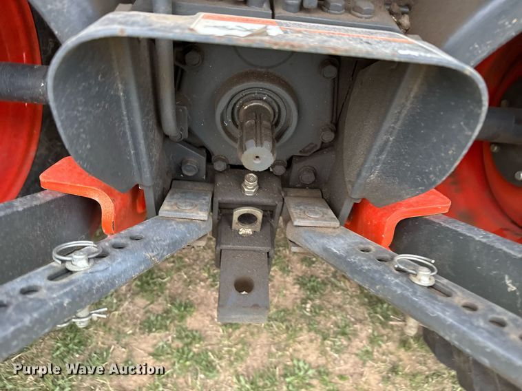 image for item EG6264 2012 Kubota B3000HSD MFWD tractor