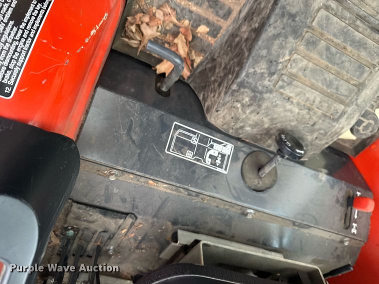 image for item EG6264 2012 Kubota B3000HSD MFWD tractor