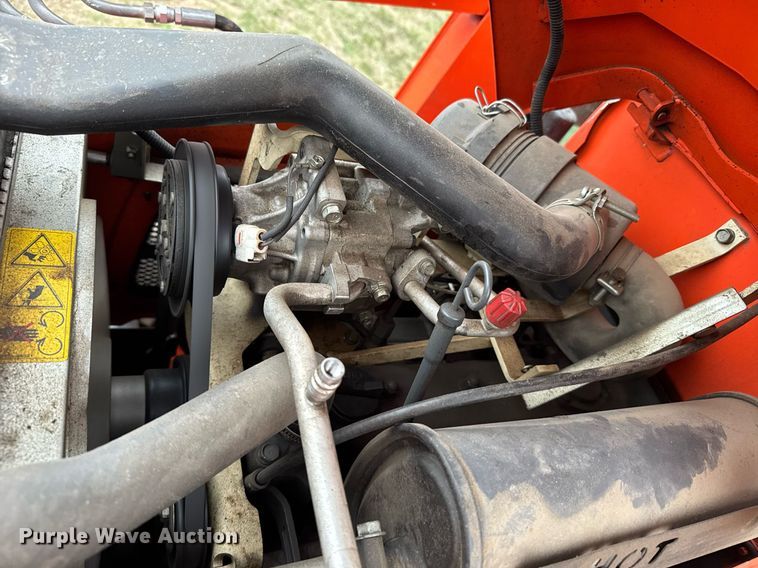 image for item EG6264 2012 Kubota B3000HSD MFWD tractor