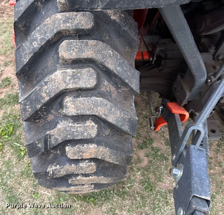 image for item EG6264 2012 Kubota B3000HSD MFWD tractor