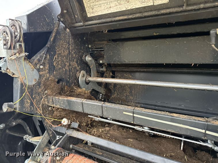 image for item EG6265 2020 Kubota BV4580 round baler