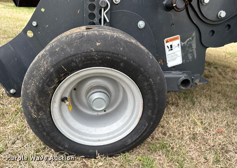 image for item EG6265 2020 Kubota BV4580 round baler