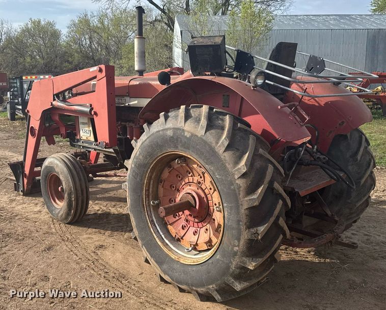 image for item EG6342 1967 International 806 tractor