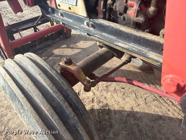 image for item EG6342 1967 International 806 tractor