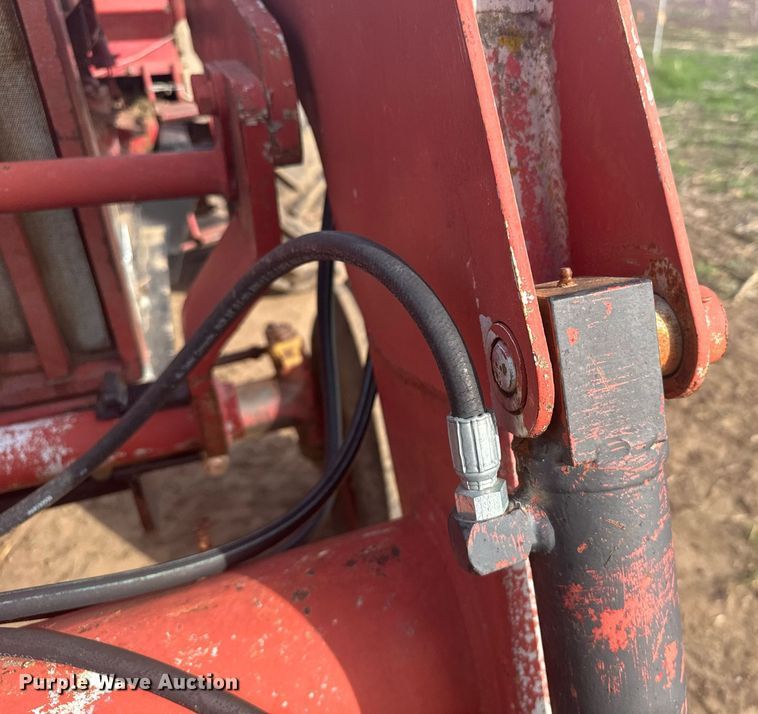 image for item EG6342 1967 International 806 tractor