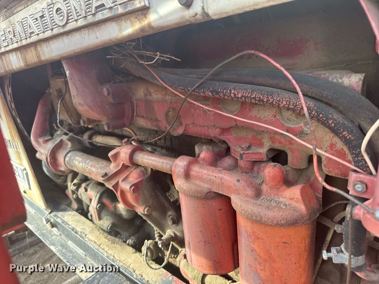 image for item EG6342 1967 International 806 tractor