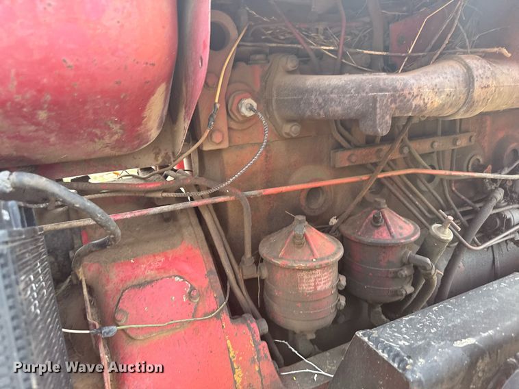 image for item EG6342 1967 International 806 tractor