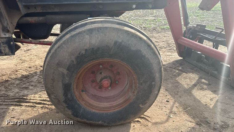 image for item EG6342 1967 International 806 tractor