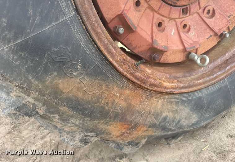 image for item EG6342 1967 International 806 tractor