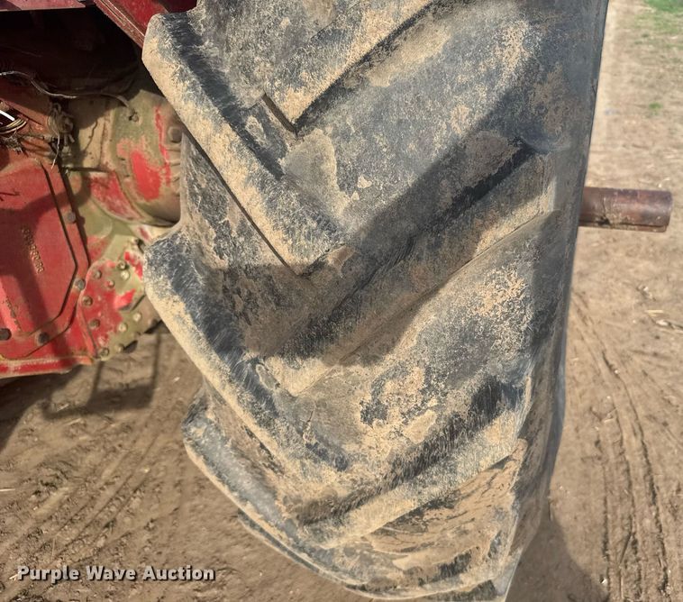 image for item EG6342 1967 International 806 tractor