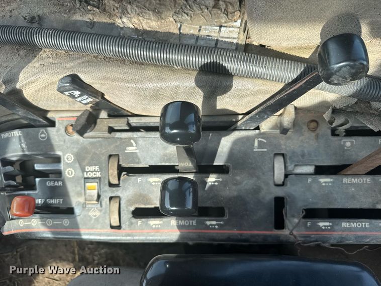 image for item EG6343 1986 Case International 2096 tractor