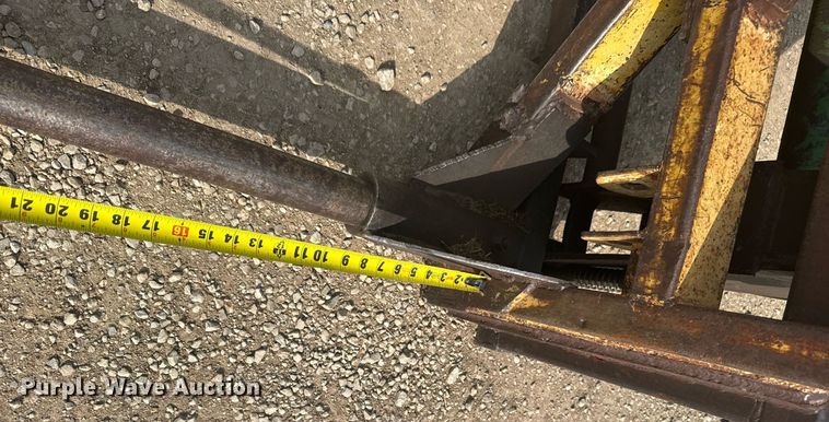 image for item EG6346 1981 John Deere 4240 tractor