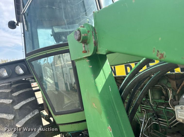 image for item EG6346 1981 John Deere 4240 tractor