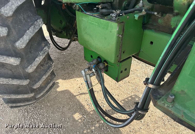 image for item EG6346 1981 John Deere 4240 tractor