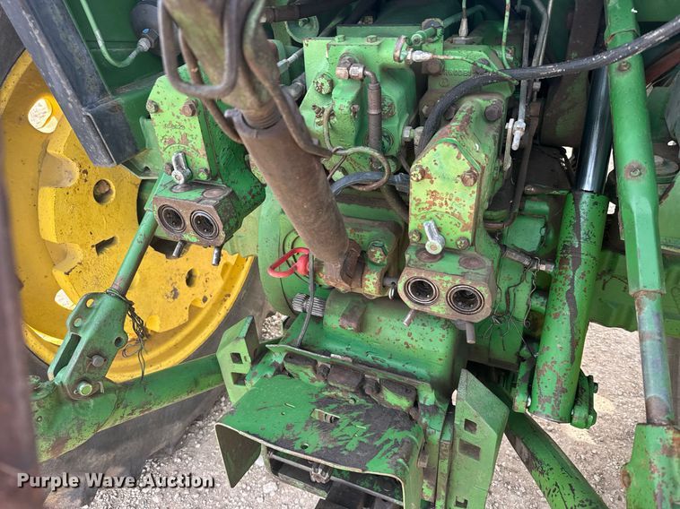 image for item EG6346 1981 John Deere 4240 tractor