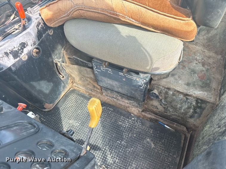 image for item EG6346 1981 John Deere 4240 tractor