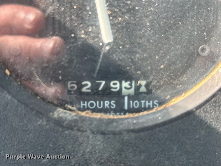 image for item EG6346 1981 John Deere 4240 tractor