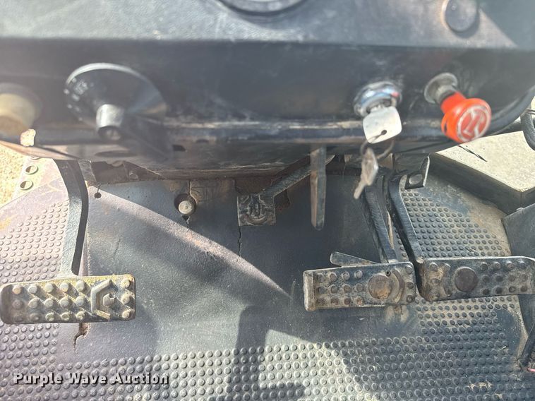 image for item EG6346 1981 John Deere 4240 tractor