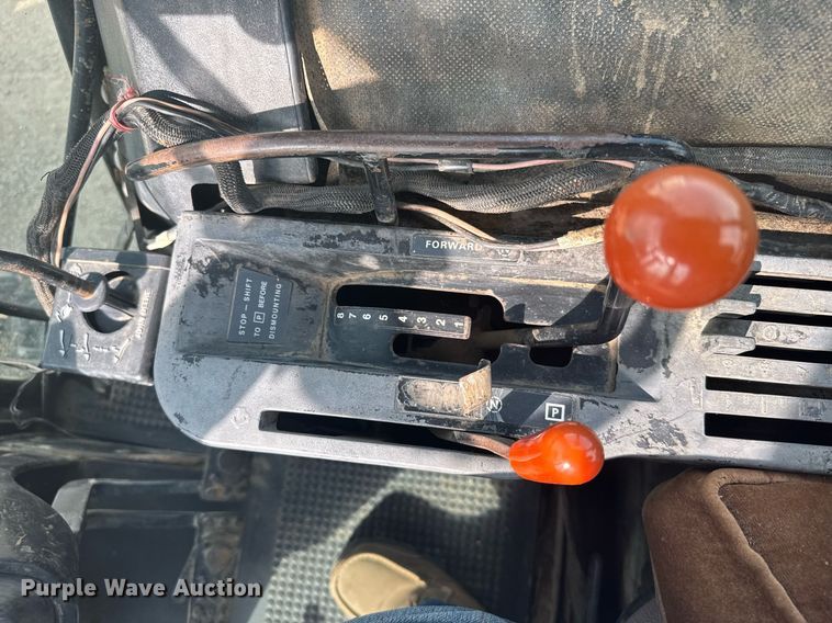 image for item EG6346 1981 John Deere 4240 tractor