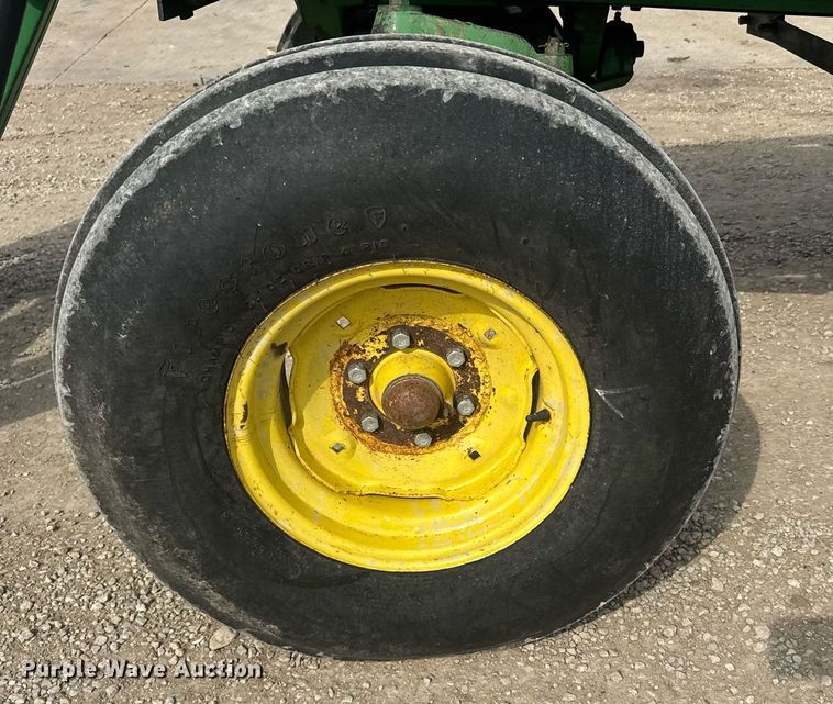 image for item EG6346 1981 John Deere 4240 tractor