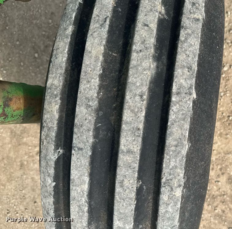 image for item EG6346 1981 John Deere 4240 tractor