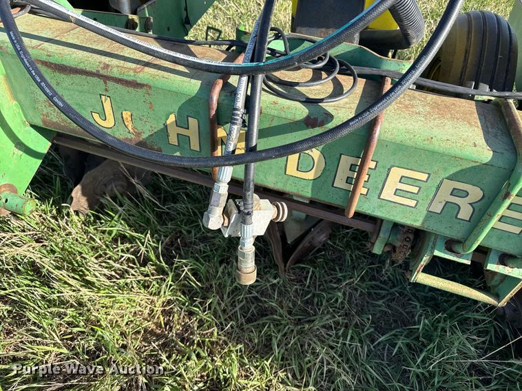 image for item EG6355 1988 John Deere 7300 planter