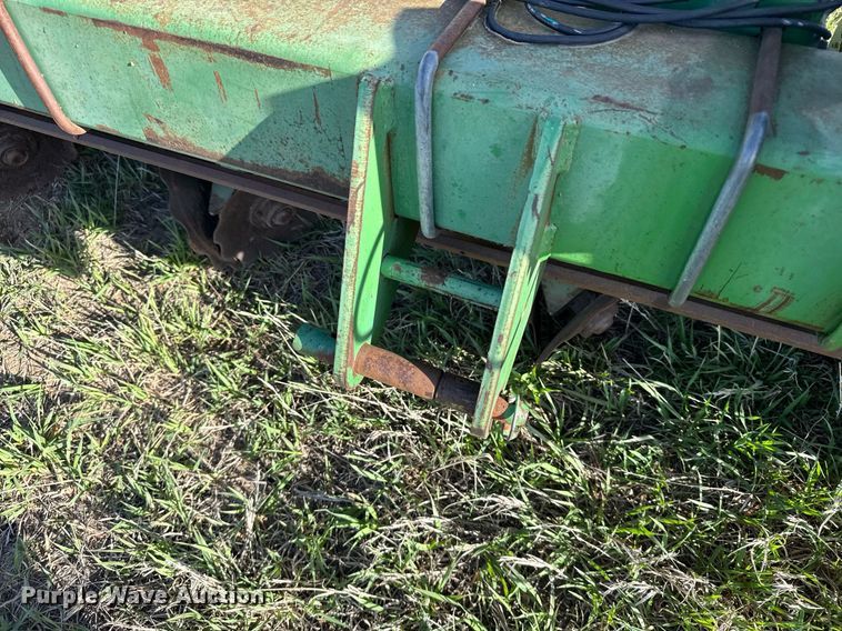 image for item EG6355 1988 John Deere 7300 planter