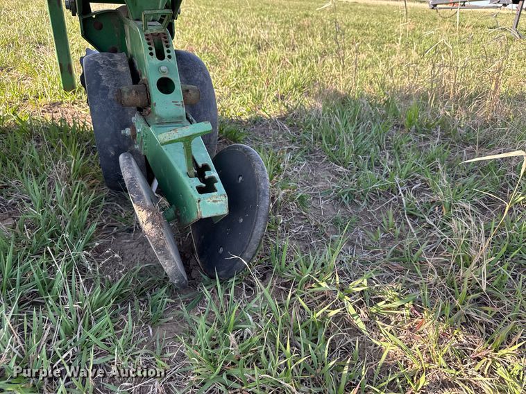 image for item EG6355 1988 John Deere 7300 planter