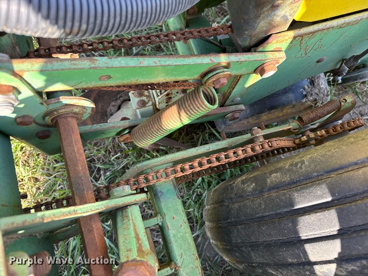 image for item EG6355 1988 John Deere 7300 planter