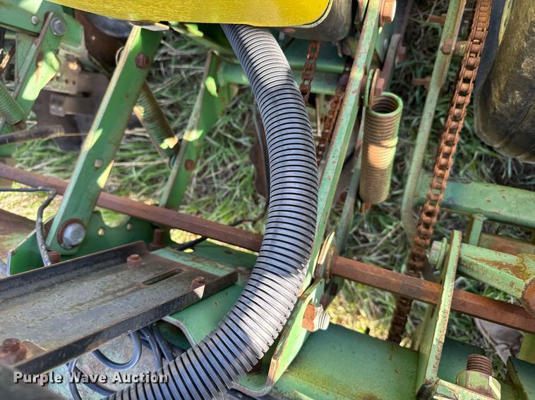 image for item EG6355 1988 John Deere 7300 planter