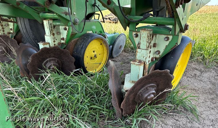 image for item EG6355 1988 John Deere 7300 planter