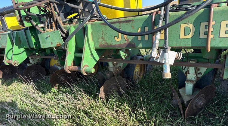 image for item EG6355 1988 John Deere 7300 planter