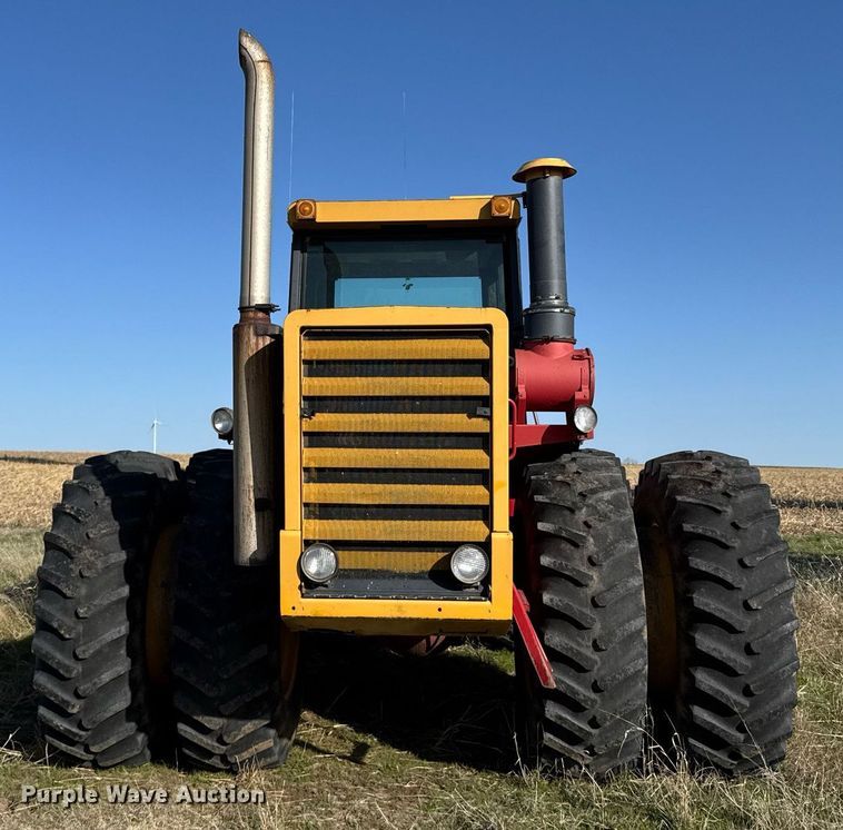 image for item EG6356 1982 Versatile 895 4WD tractor