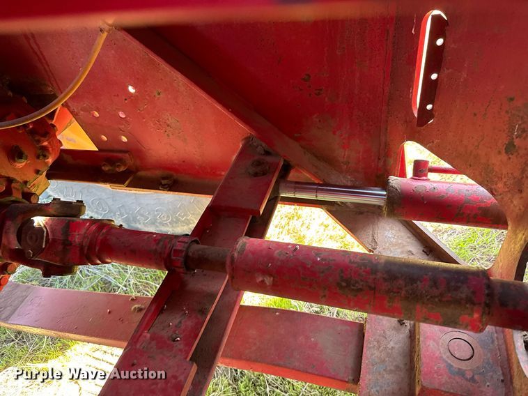 image for item EG6356 1982 Versatile 895 4WD tractor