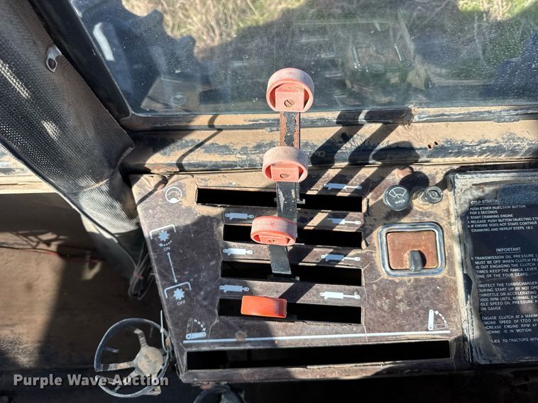 image for item EG6356 1982 Versatile 895 4WD tractor