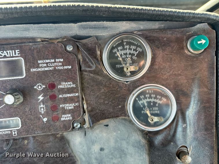 image for item EG6356 1982 Versatile 895 4WD tractor