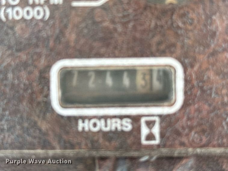 image for item EG6356 1982 Versatile 895 4WD tractor