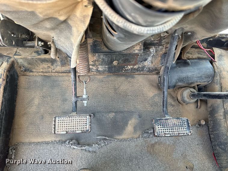 image for item EG6356 1982 Versatile 895 4WD tractor