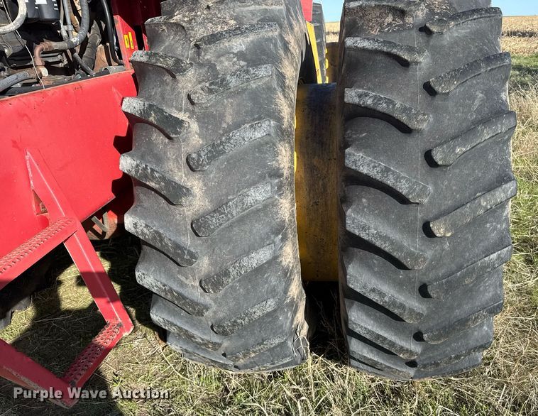 image for item EG6356 1982 Versatile 895 4WD tractor