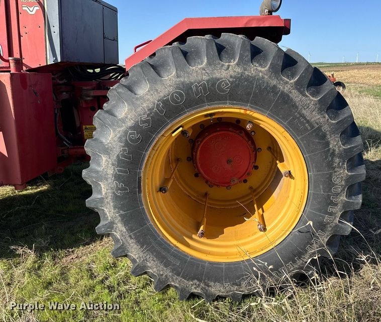 image for item EG6356 1982 Versatile 895 4WD tractor