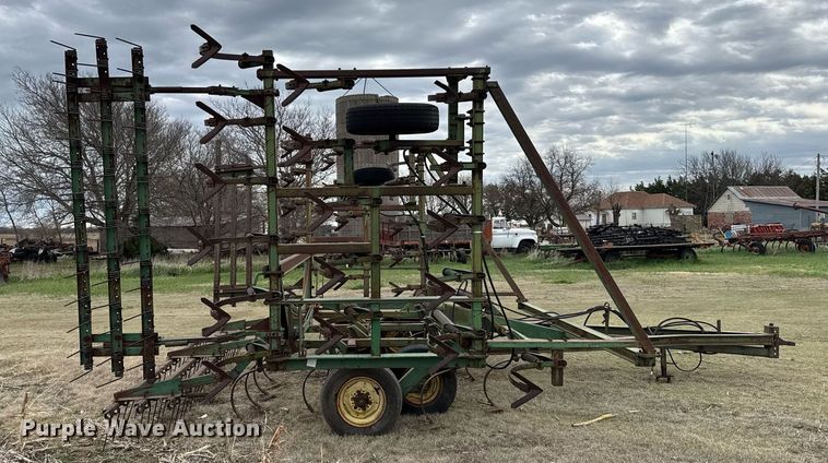image for item EG6370 John Deere 1000 field cultivator