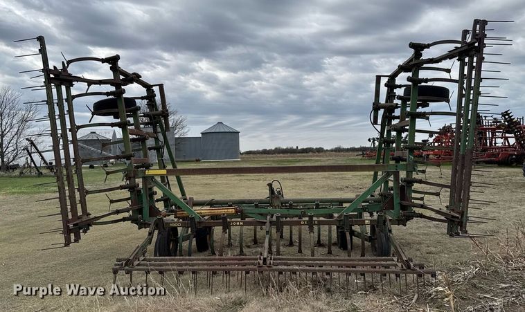 image for item EG6370 John Deere 1000 field cultivator