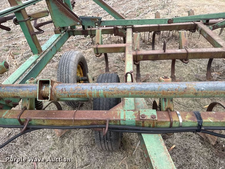 image for item EG6370 John Deere 1000 field cultivator